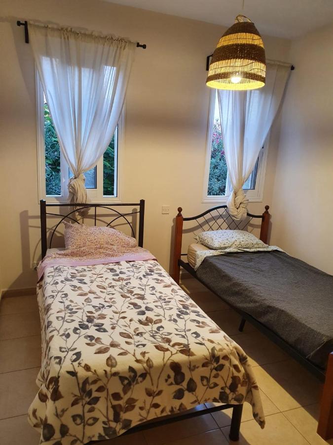 Ancient Paphos - Cozy Place Next To The Sea, Marina, Historical Sites, Buses, Mall, And Market Buitenkant foto