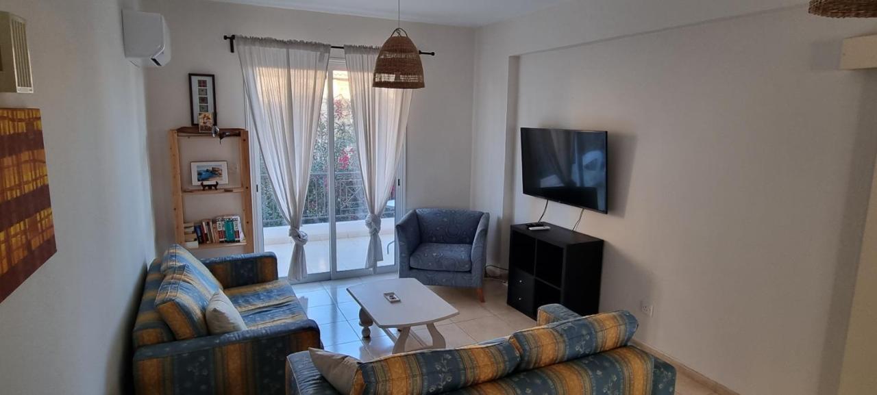 Ancient Paphos - Cozy Place Next To The Sea, Marina, Historical Sites, Buses, Mall, And Market Buitenkant foto